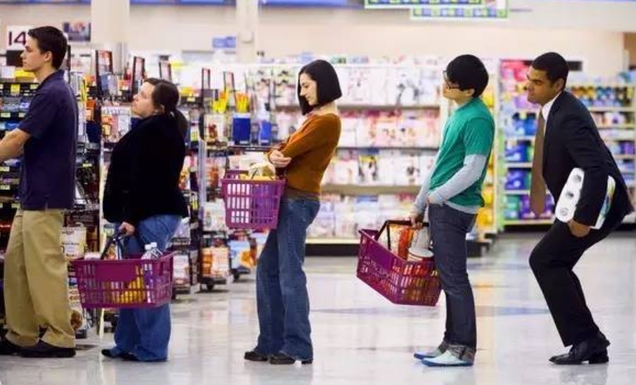 为什么有的超市会排队结账