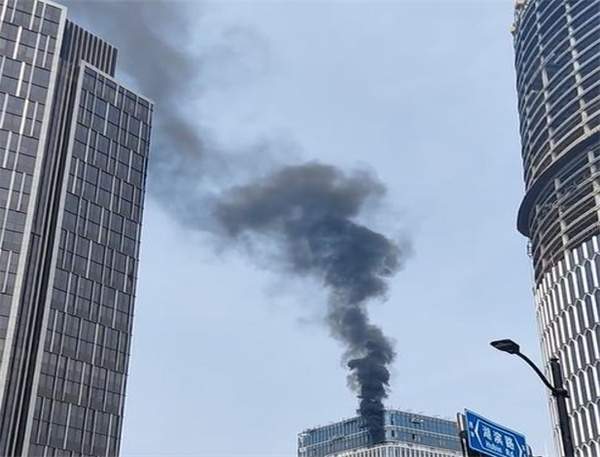 上海黄浦区西藏南路建筑工地突发火灾