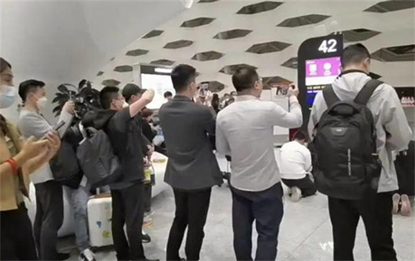 深圳暴雨导致航班延误取消