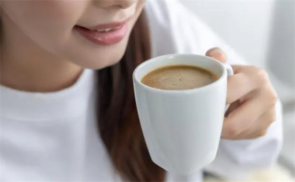 56岁女子每天3杯咖啡