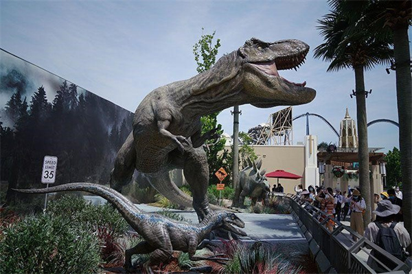 北京居民花10万买高15米恐龙是为什么