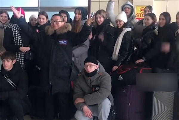 俄罗斯模特队支援哈尔滨