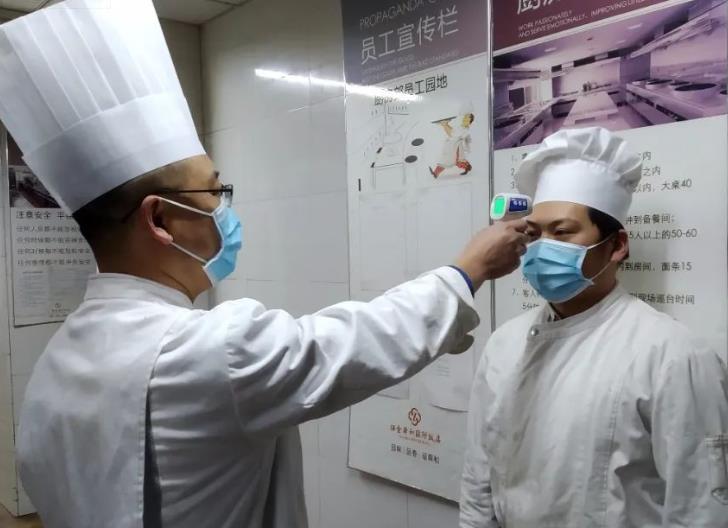 浙江春节禁止咳嗽症状餐饮人员上岗,要求落实食品安全管理制度