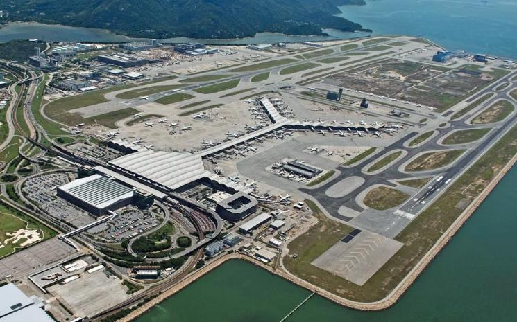 香港机场瘫痪事件,5·24香港机场客机冲出跑道事故